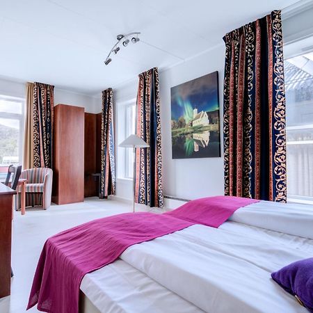 Melbu Hotell Exterior photo