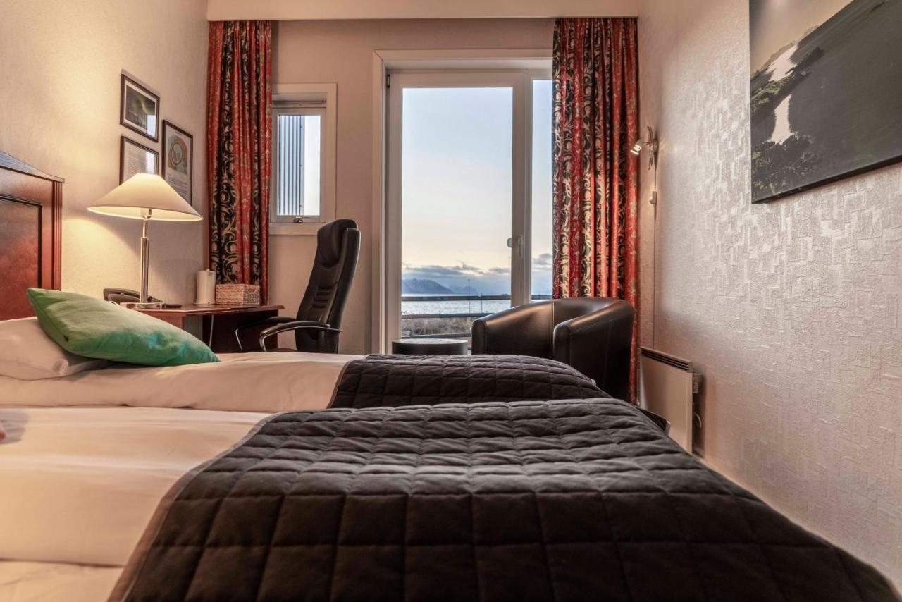 Melbu Hotell Exterior photo